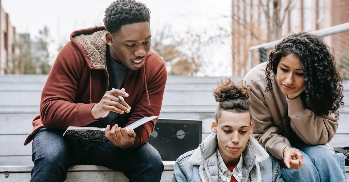 Naume aute irure dolor in reprehenderi nt voluptate velit cillum dolor